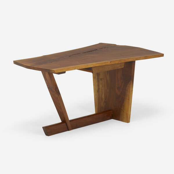 Mira Nakashima. Minguren desk.