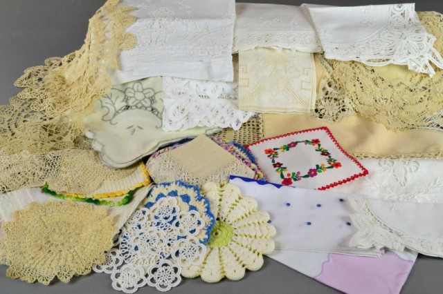 MISC. LACE DOILIES RUNNERS &