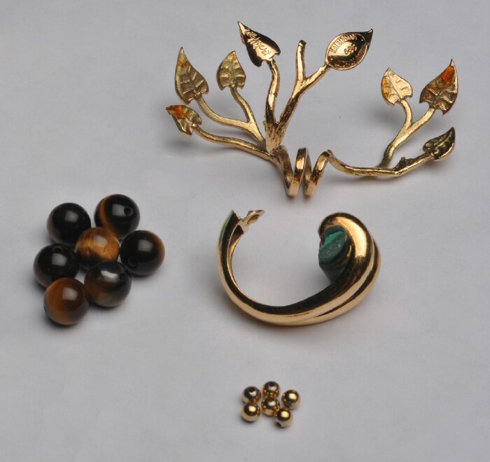 MISCELLANEOUS BEADS AND FINDINGS