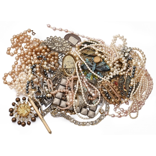 Miscellaneous costume jewellery