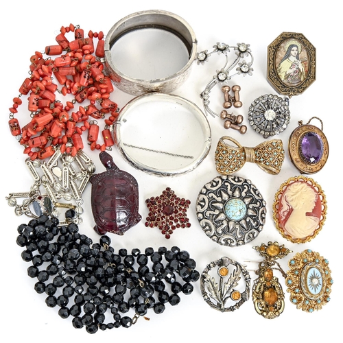 Miscellaneous costume jewellery, to