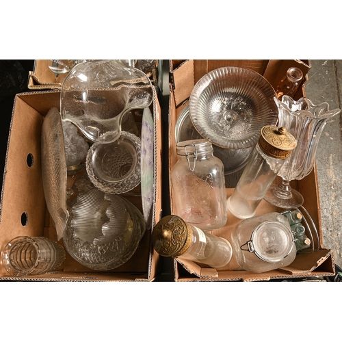 Miscellaneous glassware,