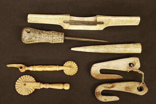 MISCELLANEOUS GROUP OF ANTIQUE