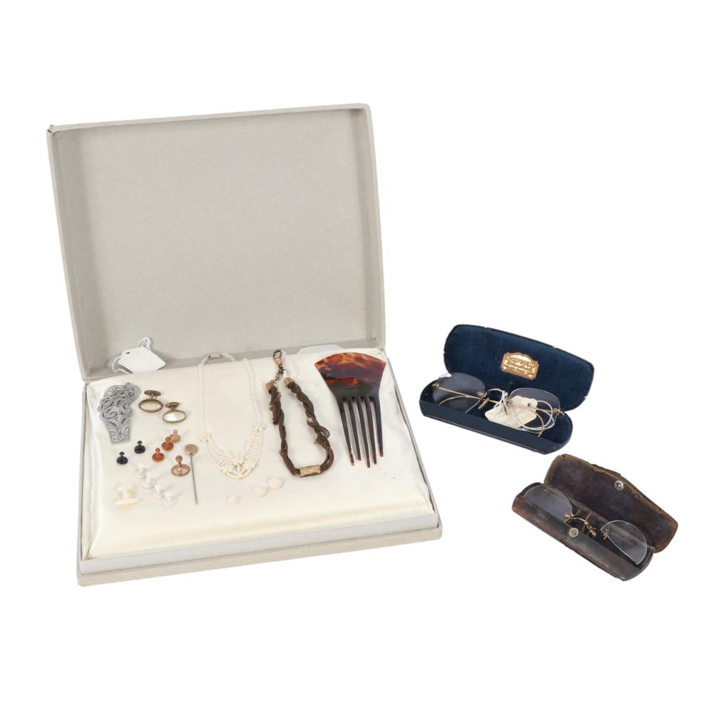 MISCELLANEOUS VICTORIAN ACCESSORIES