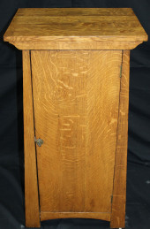 MISSION OAK SINGLE DOOR CABINE
