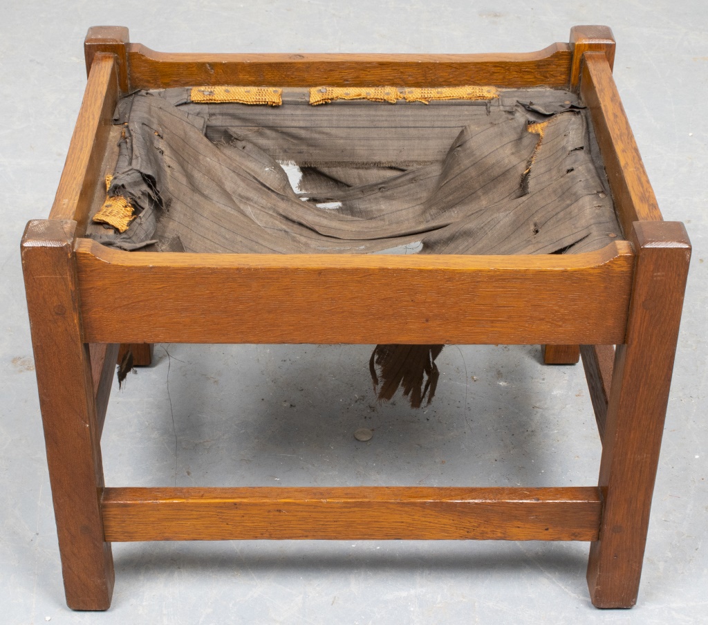MISSION OAK STOOL / OTTOMAN