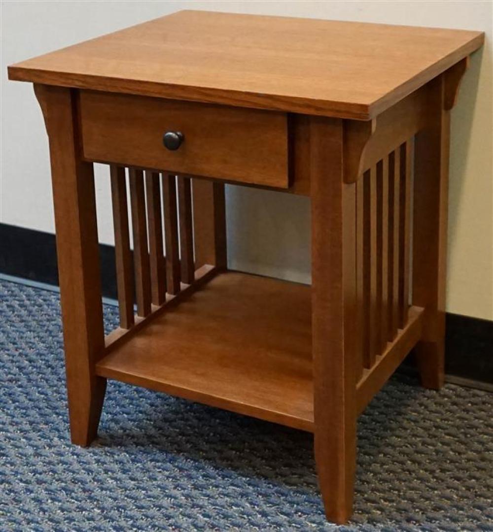 MISSION STYLE OAK SIDE TABLEMission