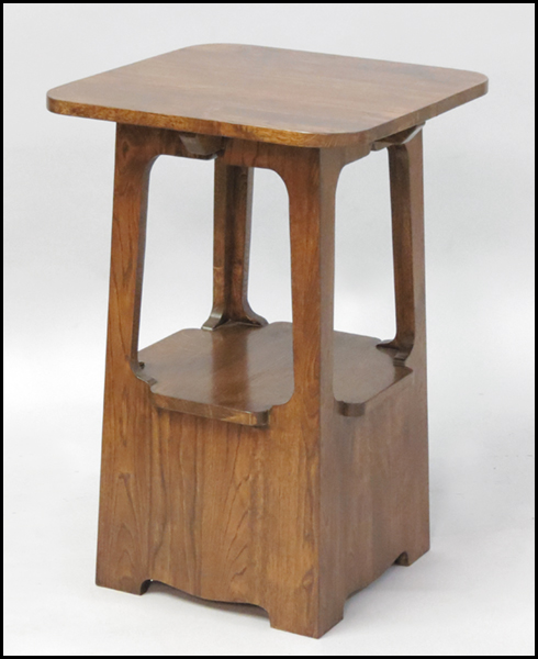 MISSION STYLE TABLE. H: 30'' W: