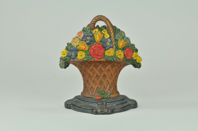 MIXED FLOWER BASKET DOORSTOP