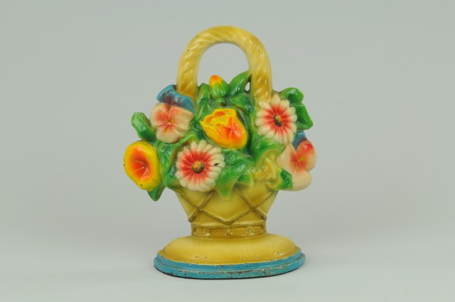 MIXED FLOWERS IN BASKET DOORSTOP