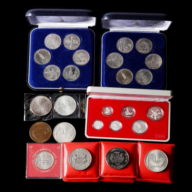 MIXED GROUP OF WORLD COINS AND A