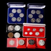 MIXED GROUP OF WORLD COINS AND