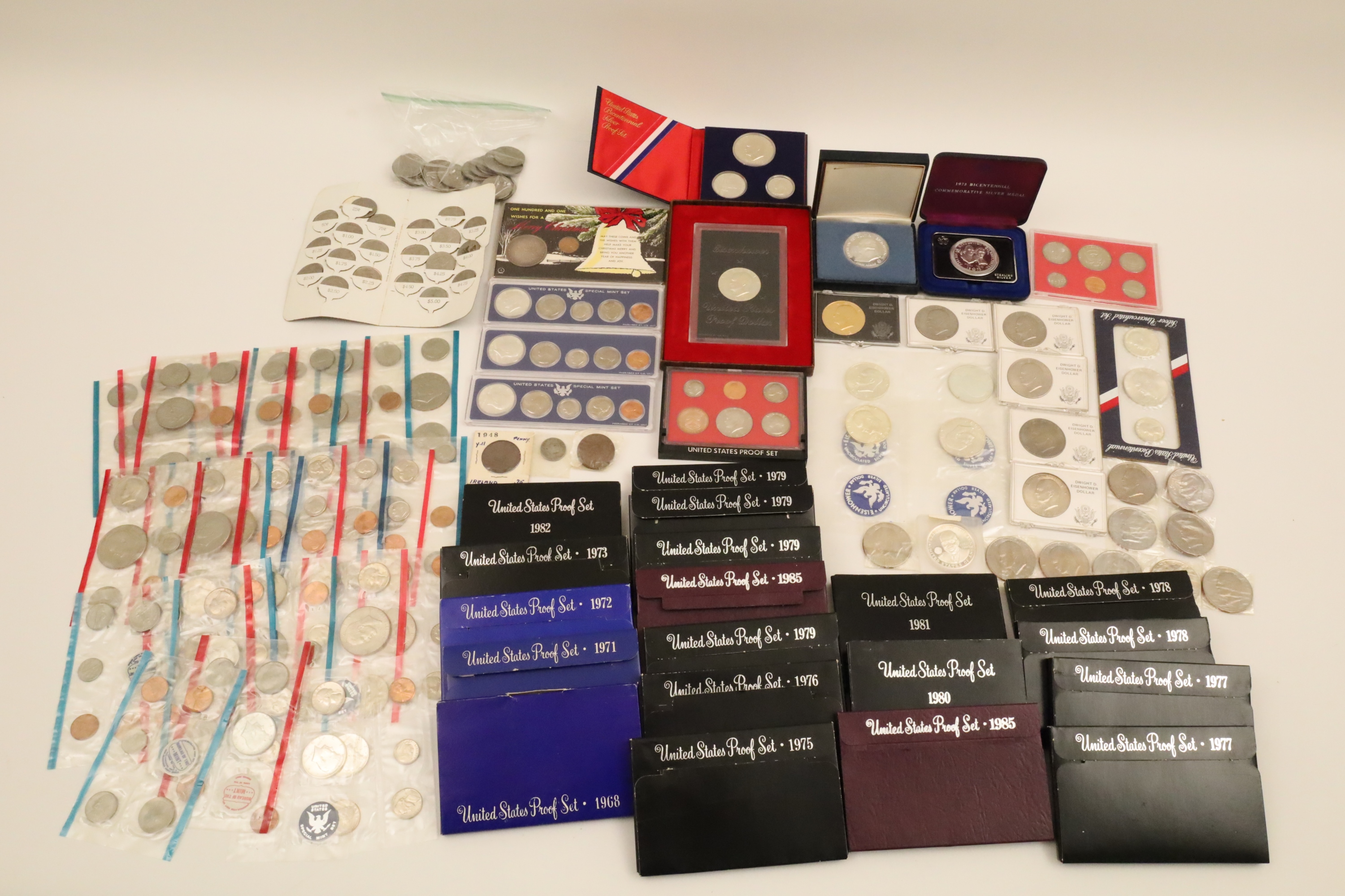 MIXED LOT OF AMERICAN COINS & COINS