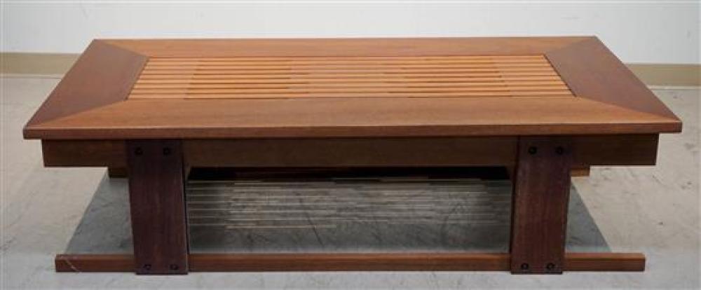 MIXED WOOD COCKTAIL TABLEMixed Wood