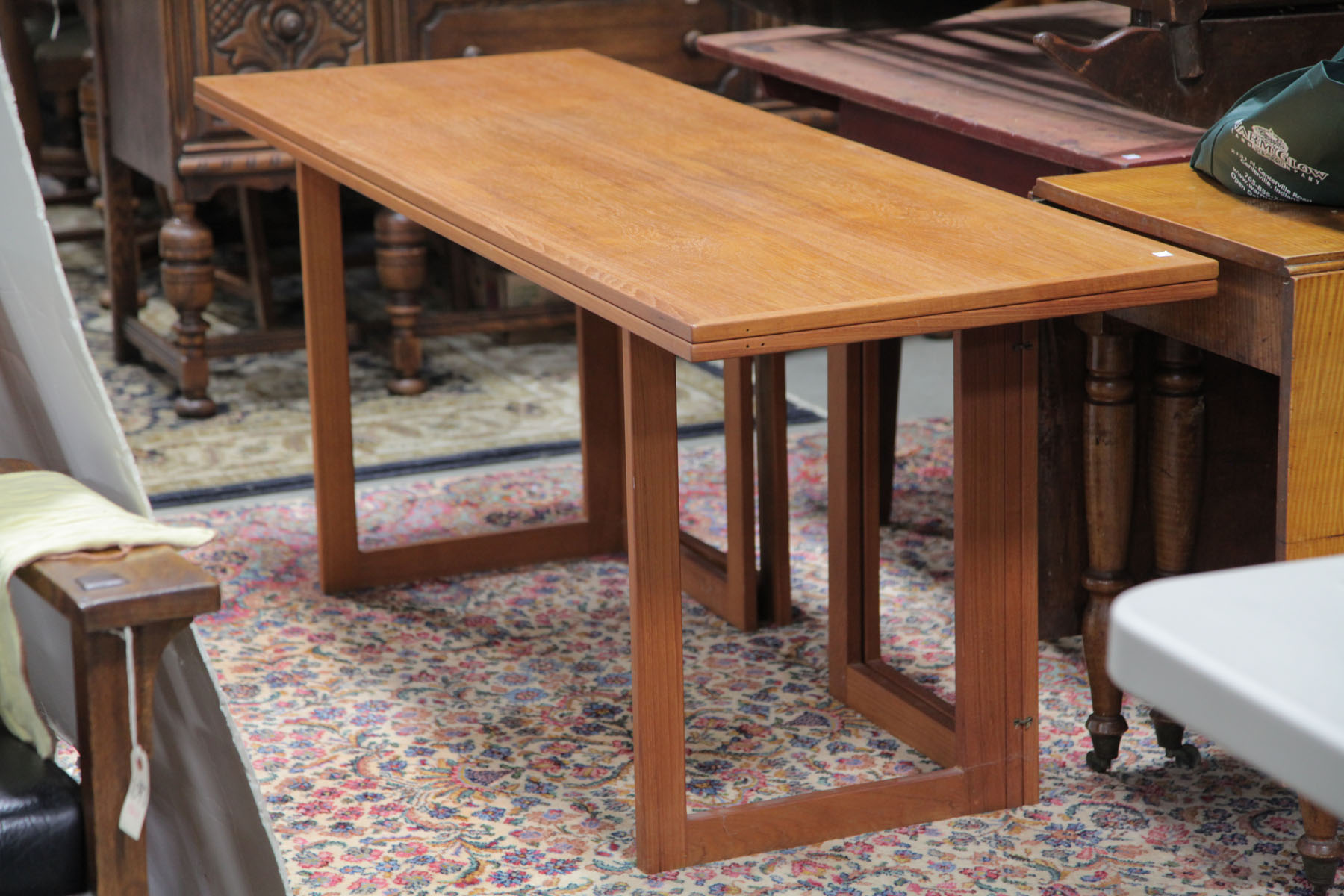 MM MOREDDI EXTENSION TABLE. 