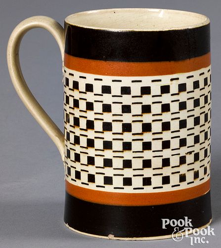 MOCHA MUG, WITH BROWN ENGINE TURNED