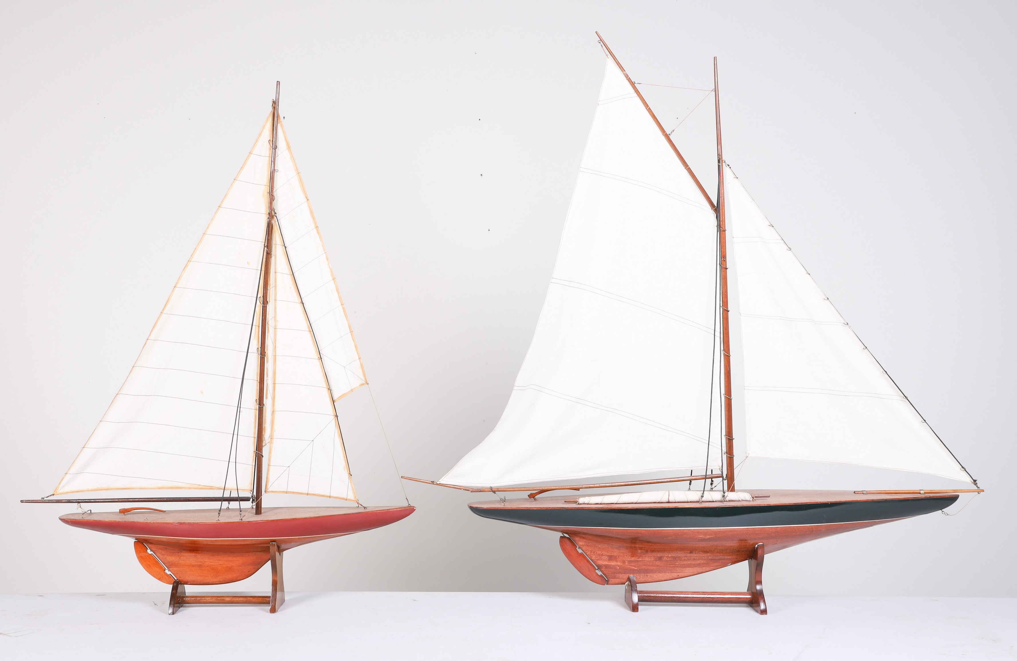 Model pond boat pair, hollow wood