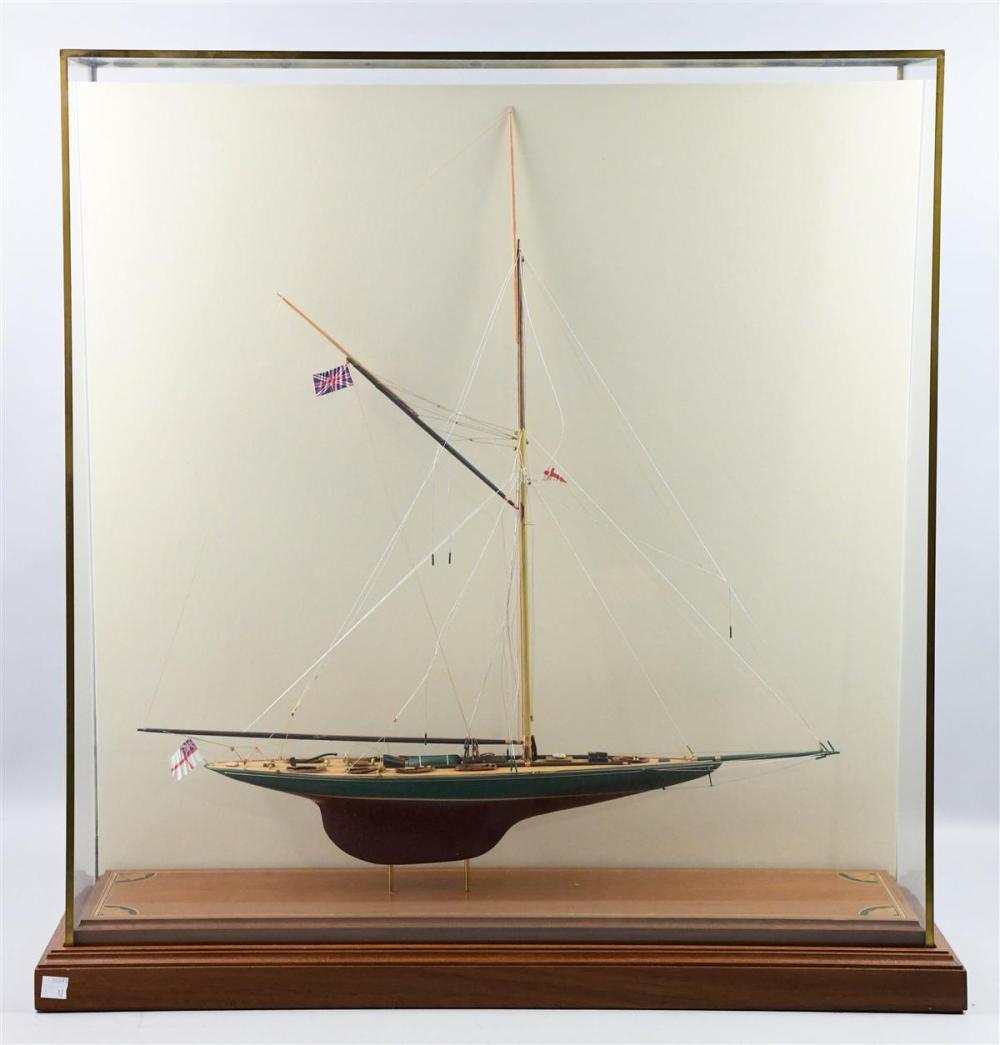 MODEL SHIP OF RACING YACHT