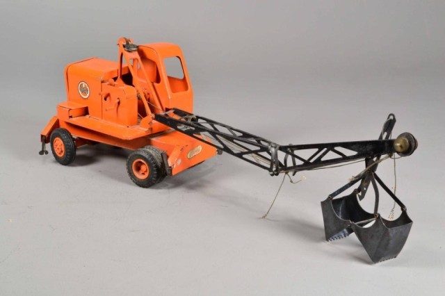 MODEL TOY METAL CRANEToy crane with