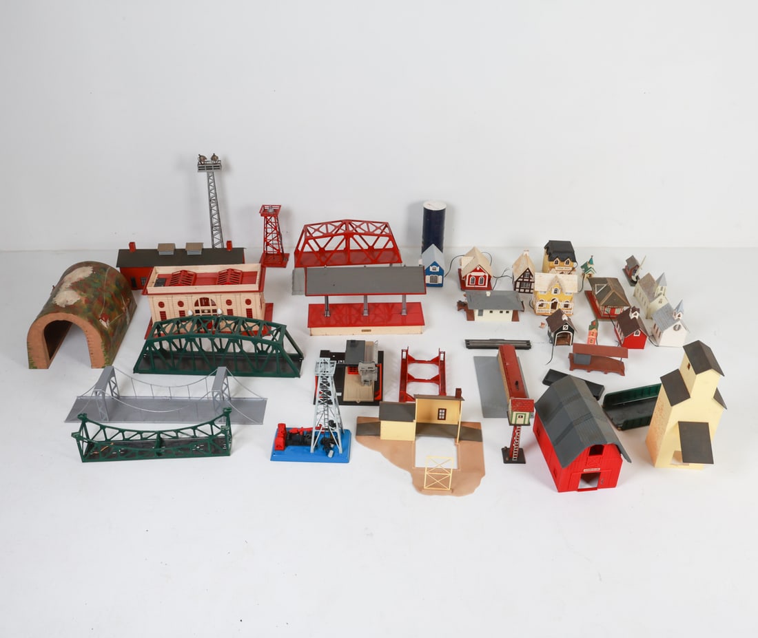 MODEL TRAIN VILLAGE & ACCESSORIES