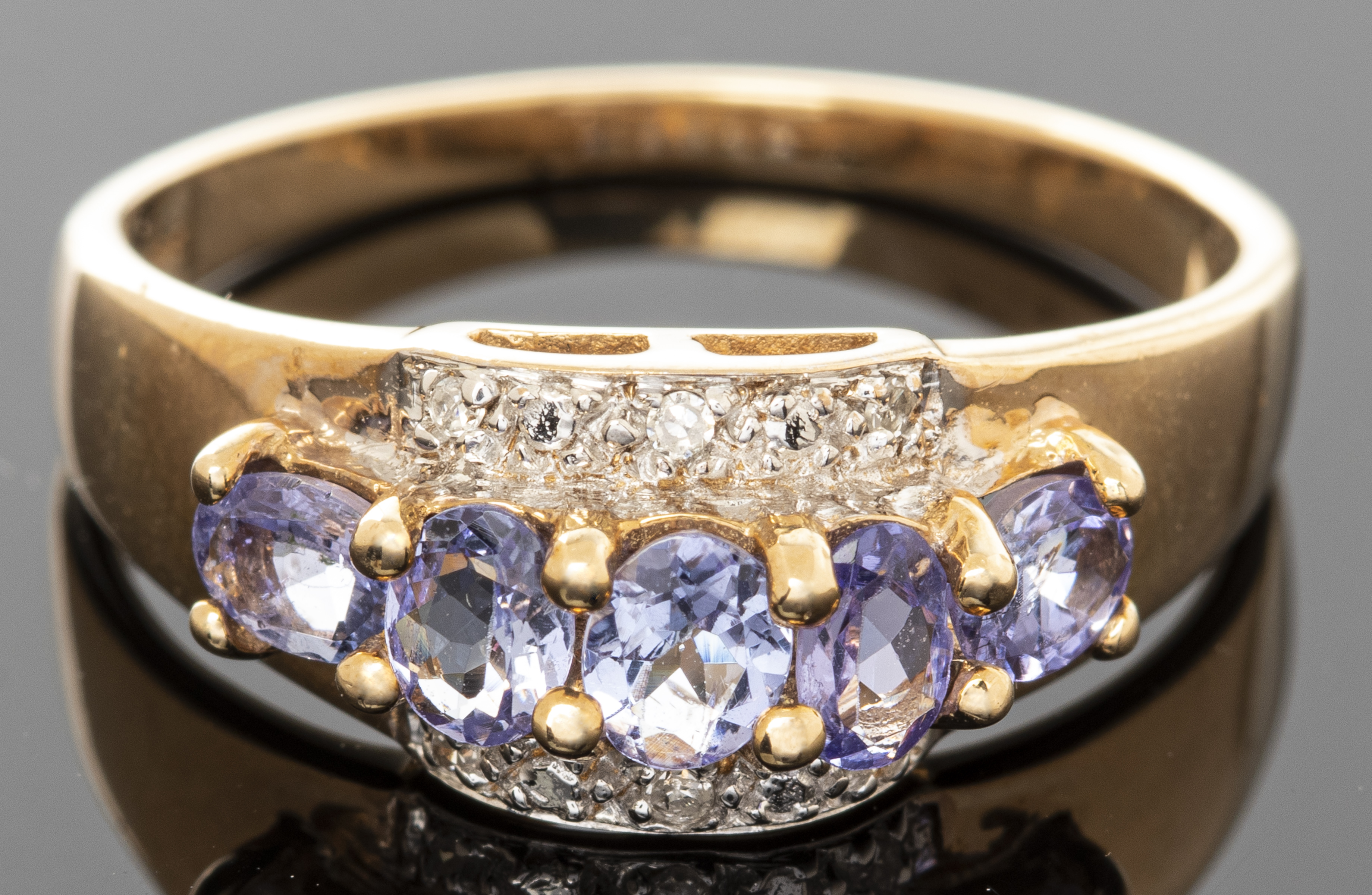MODERN 10K YELLOW GOLD, TANZANITE &