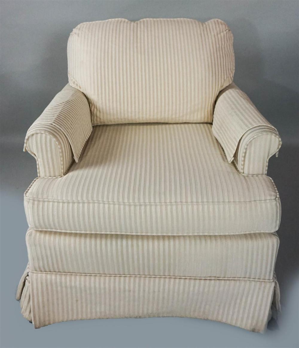 MODERN BEIGE STRIPED CLUB