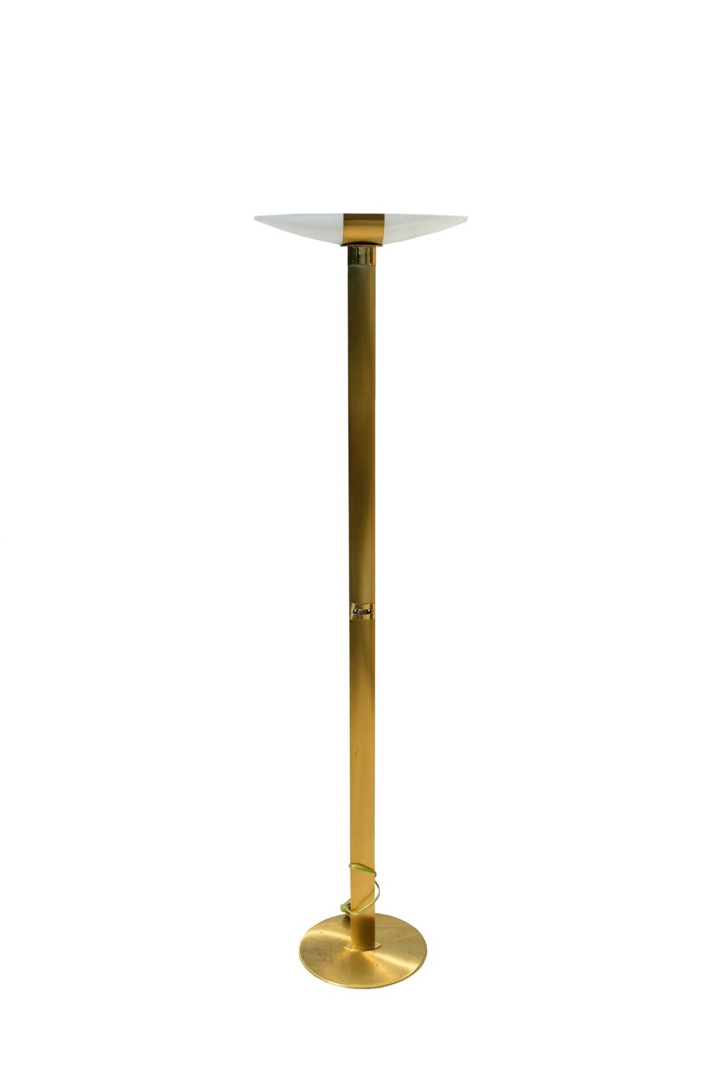MODERN BRASS FLOOR LAMPWith a