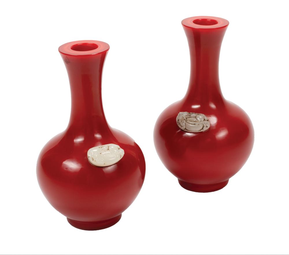 MODERN CHINESE PEKING-STYLE GLASS