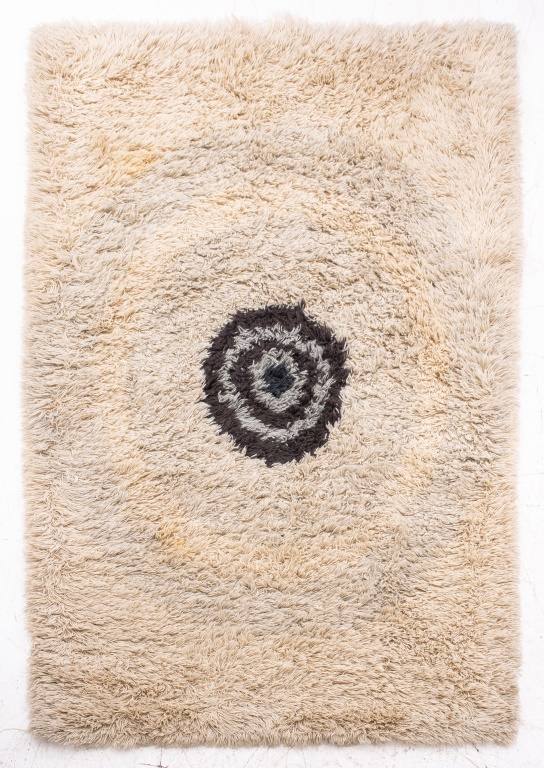 MODERN CONCENTRIC CIRCLE SHAG