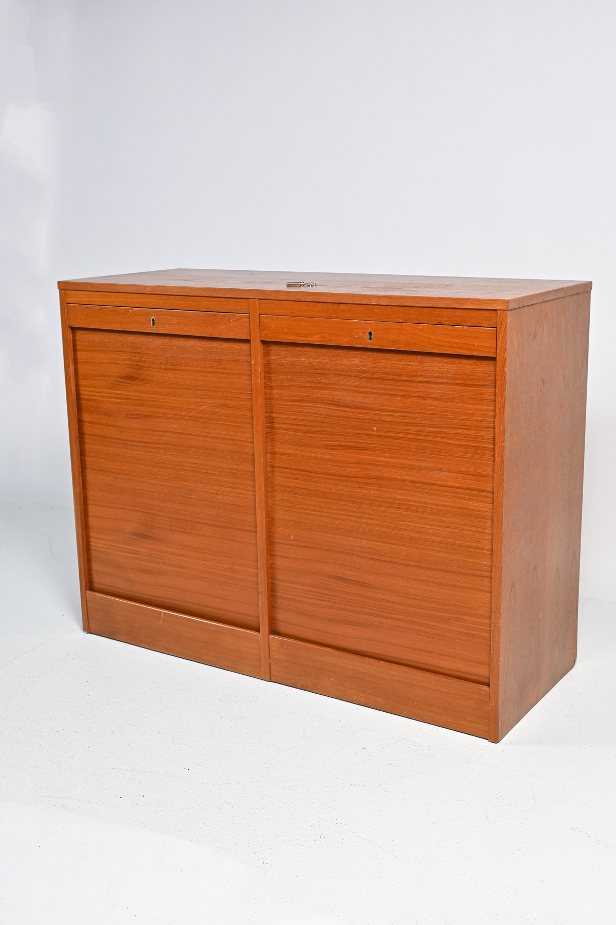 MODERN DANISH TAMBOUR FILING