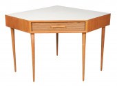 Modern Design corner desk, whi