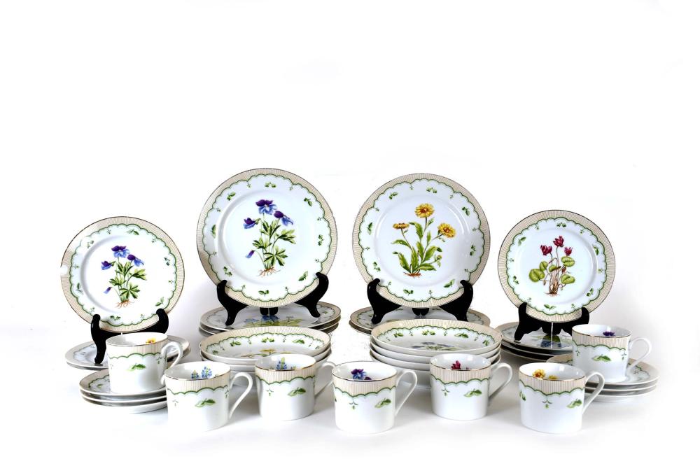 MODERN FOLIATE-PAINTED PORCELAIN
