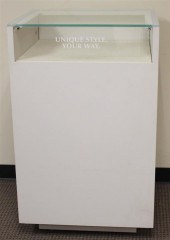 MODERN IDX WHITE LAMINATE ILLU