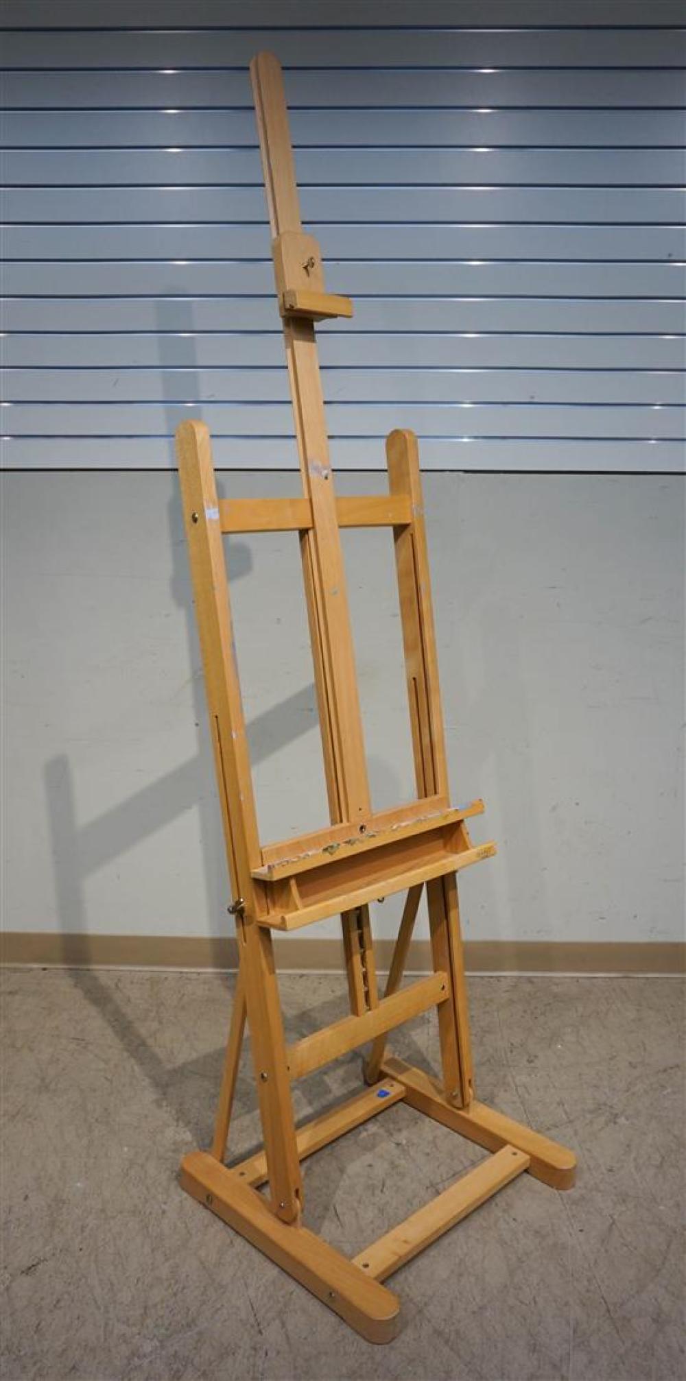 MODERN MAPLE EASELModern Maple