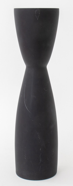 MODERN MATTE BLACK GLAZED WAISTED