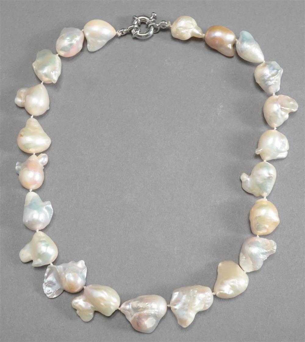 MODERN MULTICOLOR BLISTER PEARL