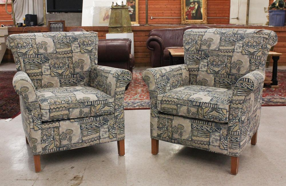 MODERN PAIR OF UPHOLSTERED