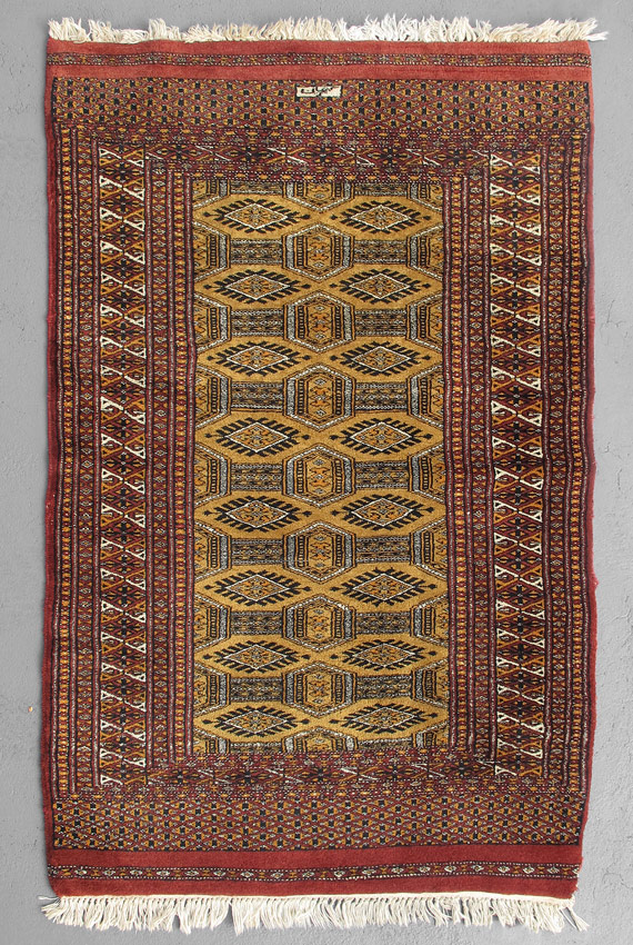 MODERN PAKISTANI BOKHARA HAND