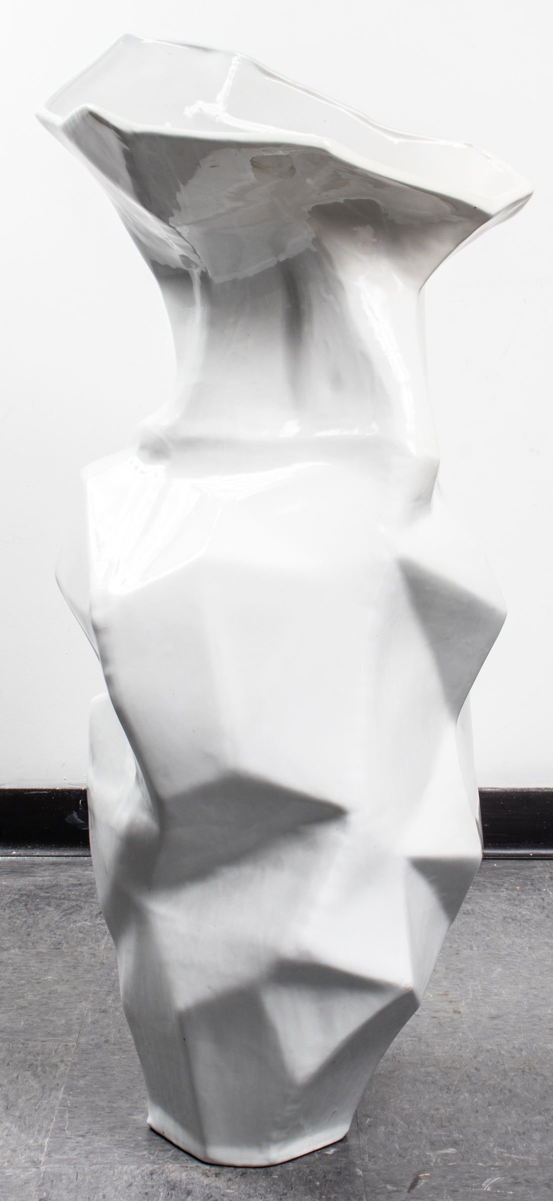 MODERN PORCELAIN "ORIGAMI" FLOOR