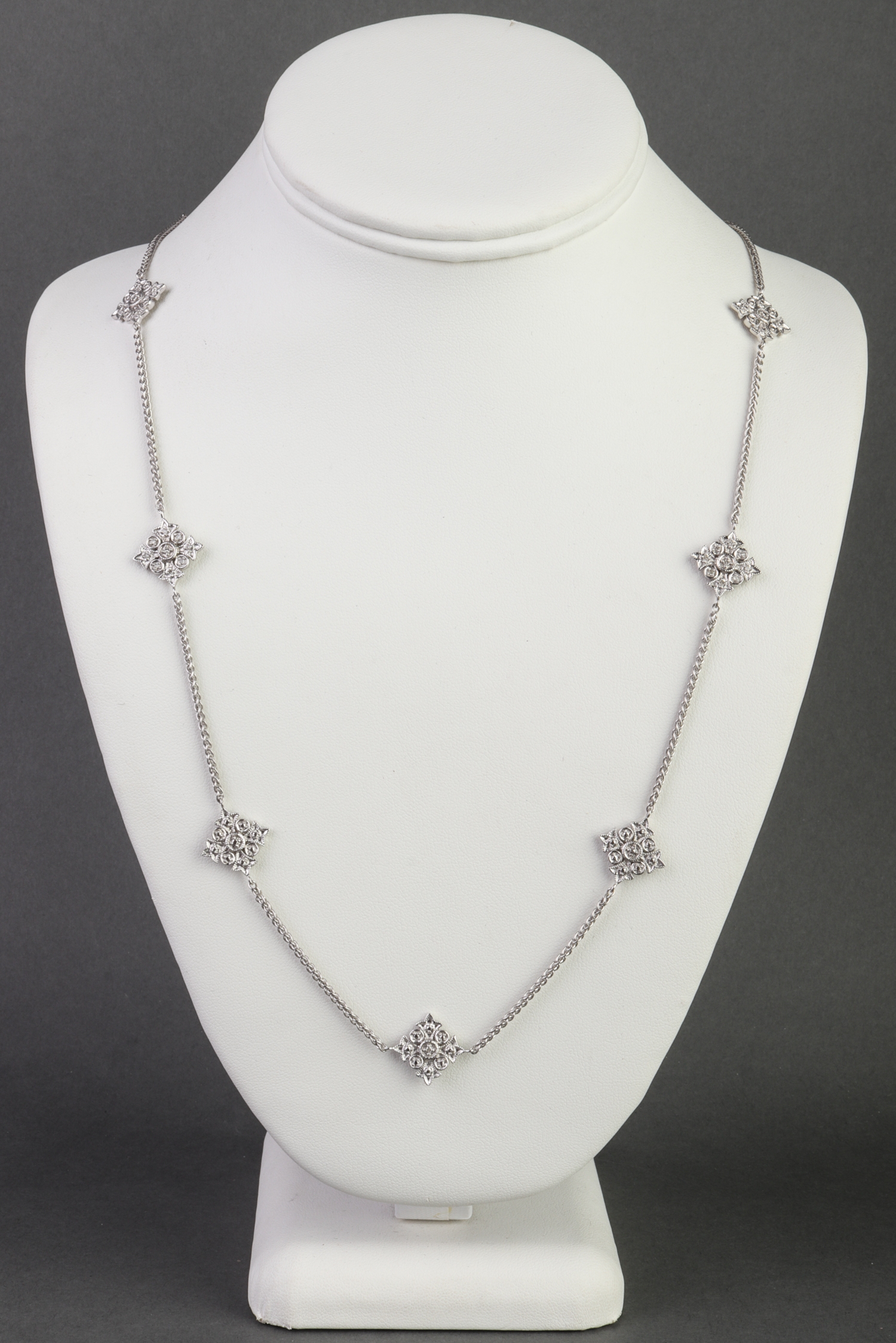 MODERN SILVER CRUCIFORM LINK