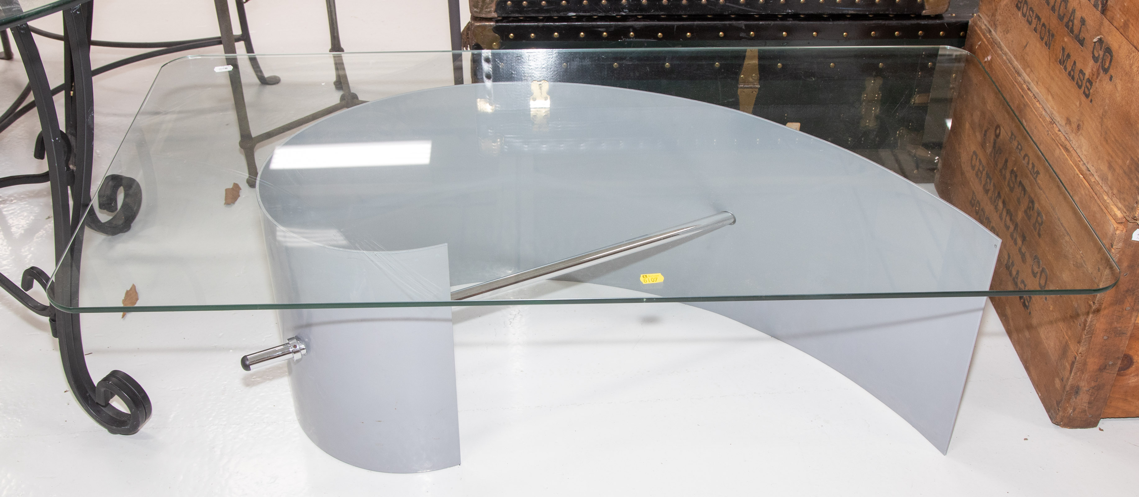 MODERN STYLE ALUMINUM & GLASS