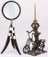 MODERN TABLETOP MAGNIFYING GLA