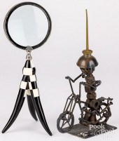 MODERN TABLETOP MAGNIFYING GLA