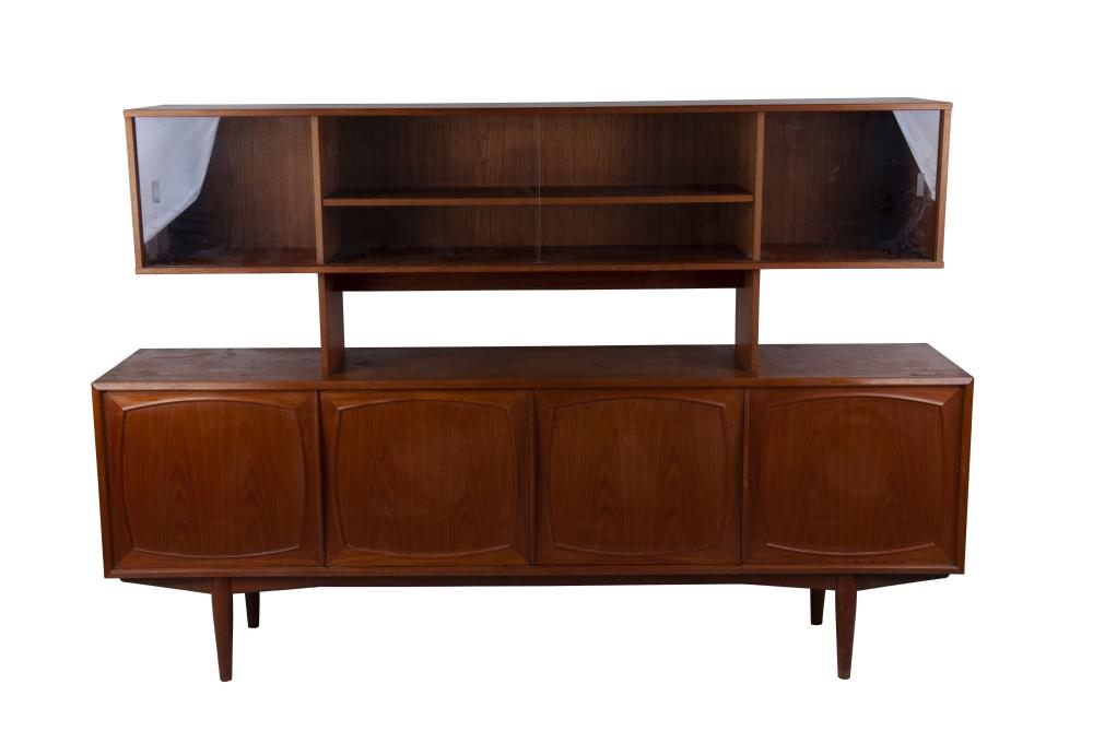 MODERN TEAK TIERED