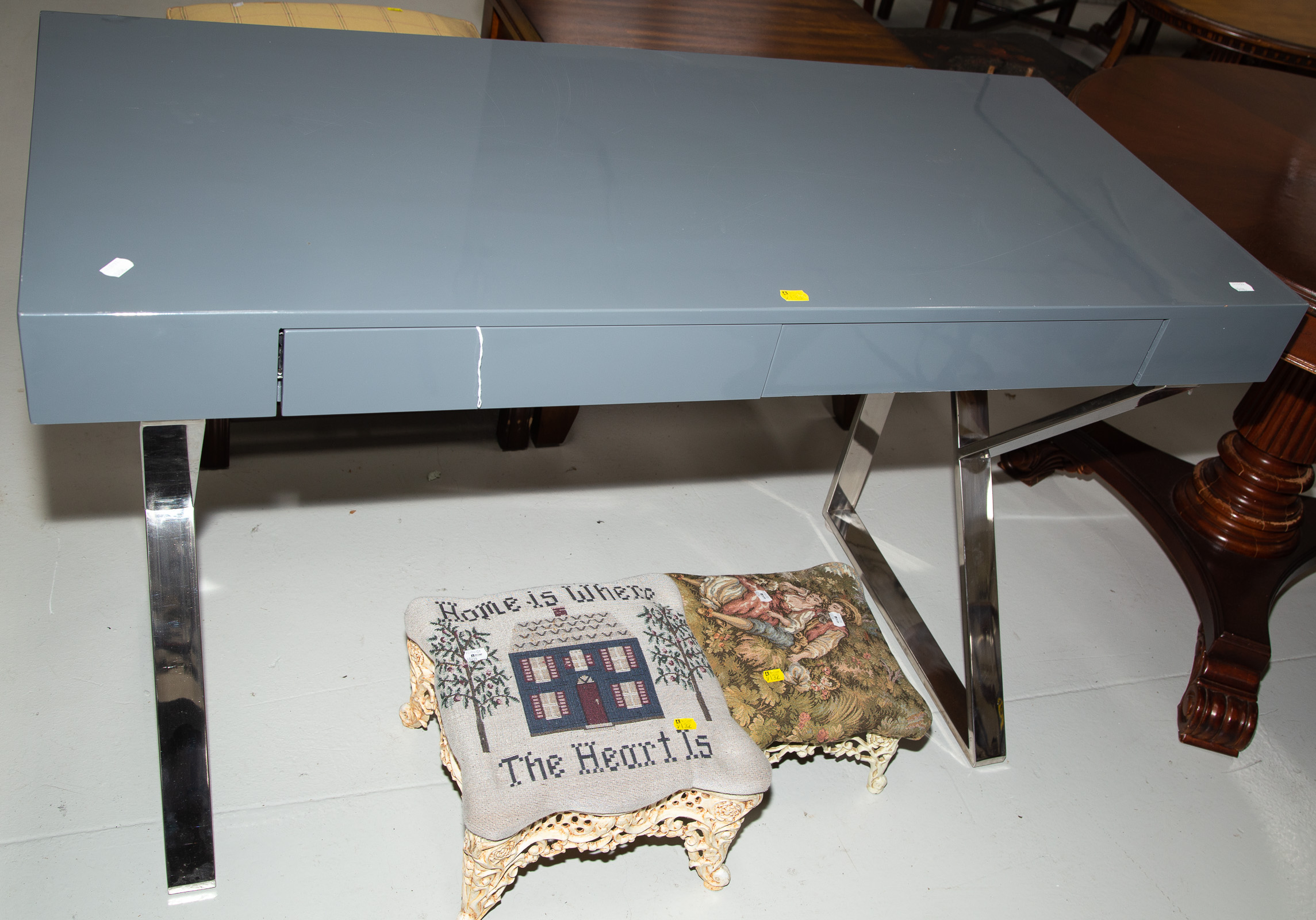 MODERN TWO-DRAWER DESK WITH