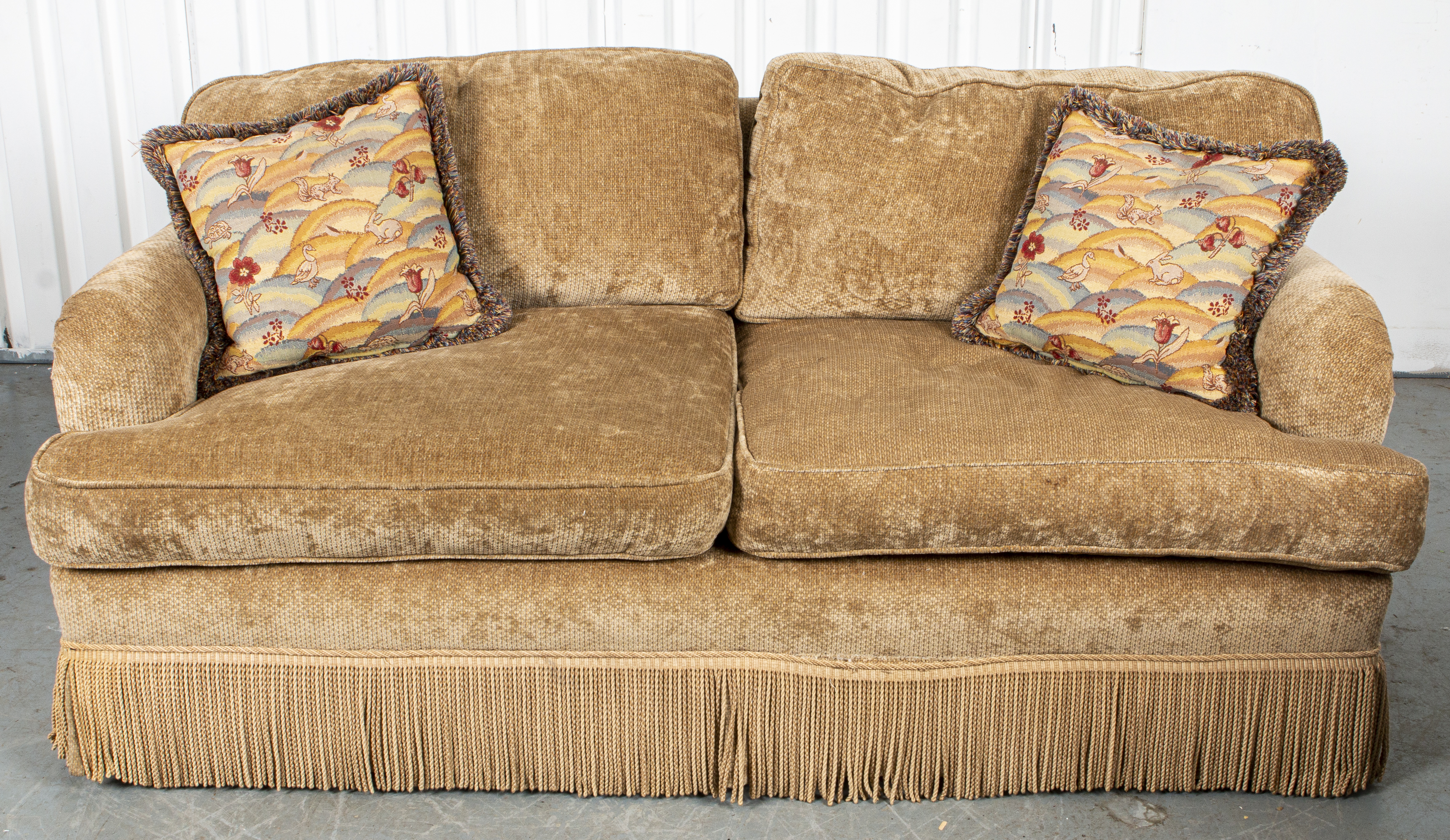 MODERN UPHOLSTERED OVERSTUFFED SOFA