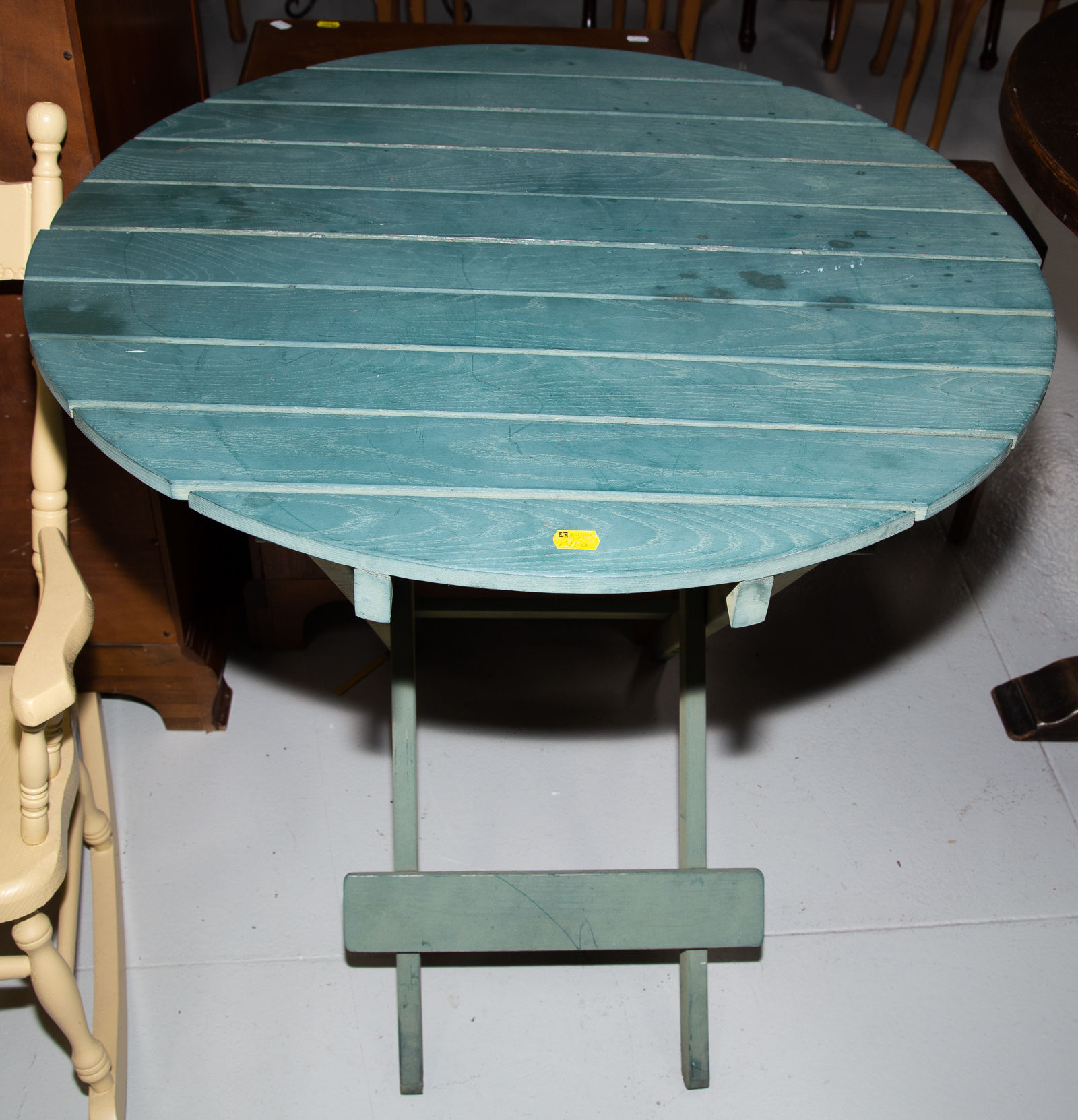 MODERN WOOD FOLDING PATIO TABLE