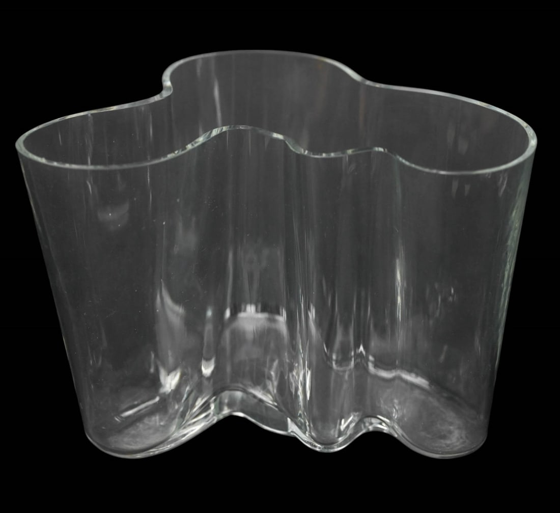 MODERNIST ALVAR AALTO GLASS VASE BY