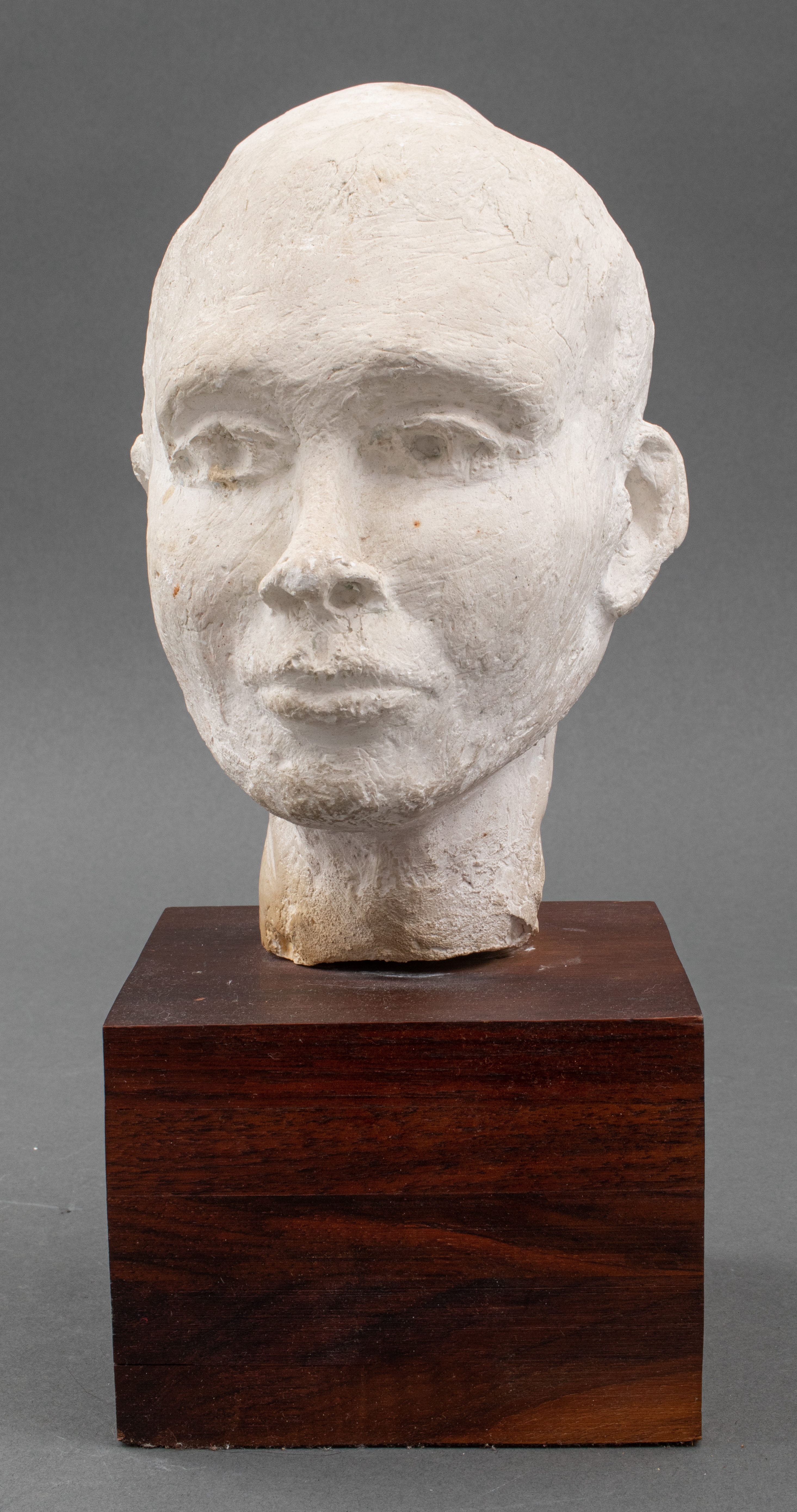 MODERNIST FEMALE HEAD IN PLASTER ON