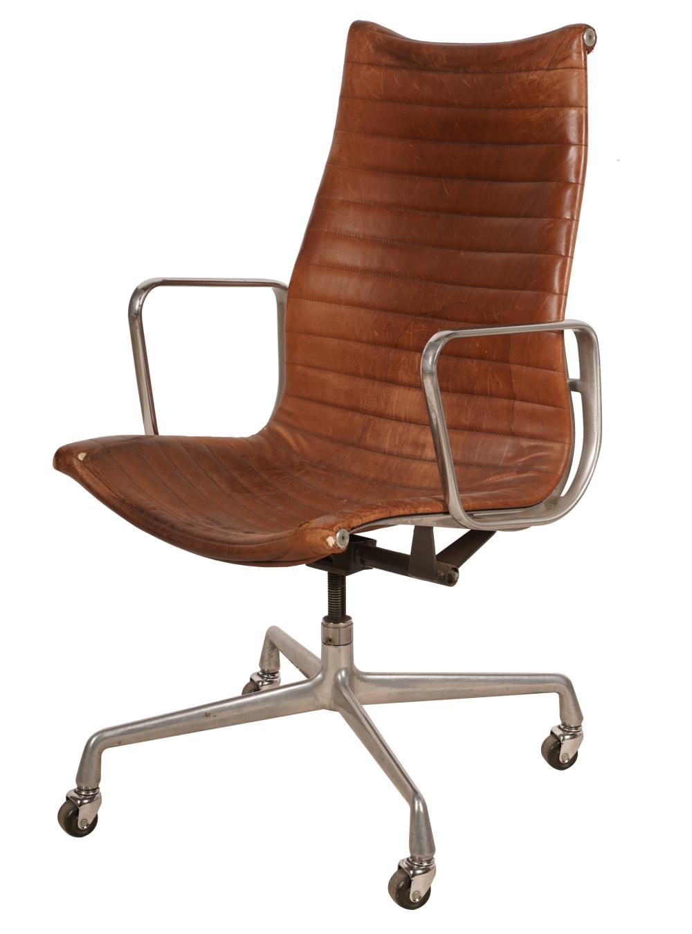 MODERNIST OFFICE CHAIRin the
